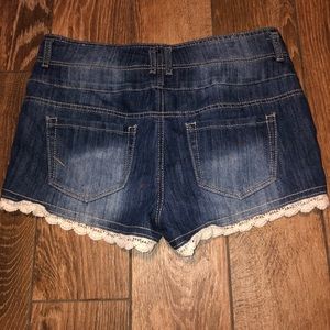 Jean shorts with lace